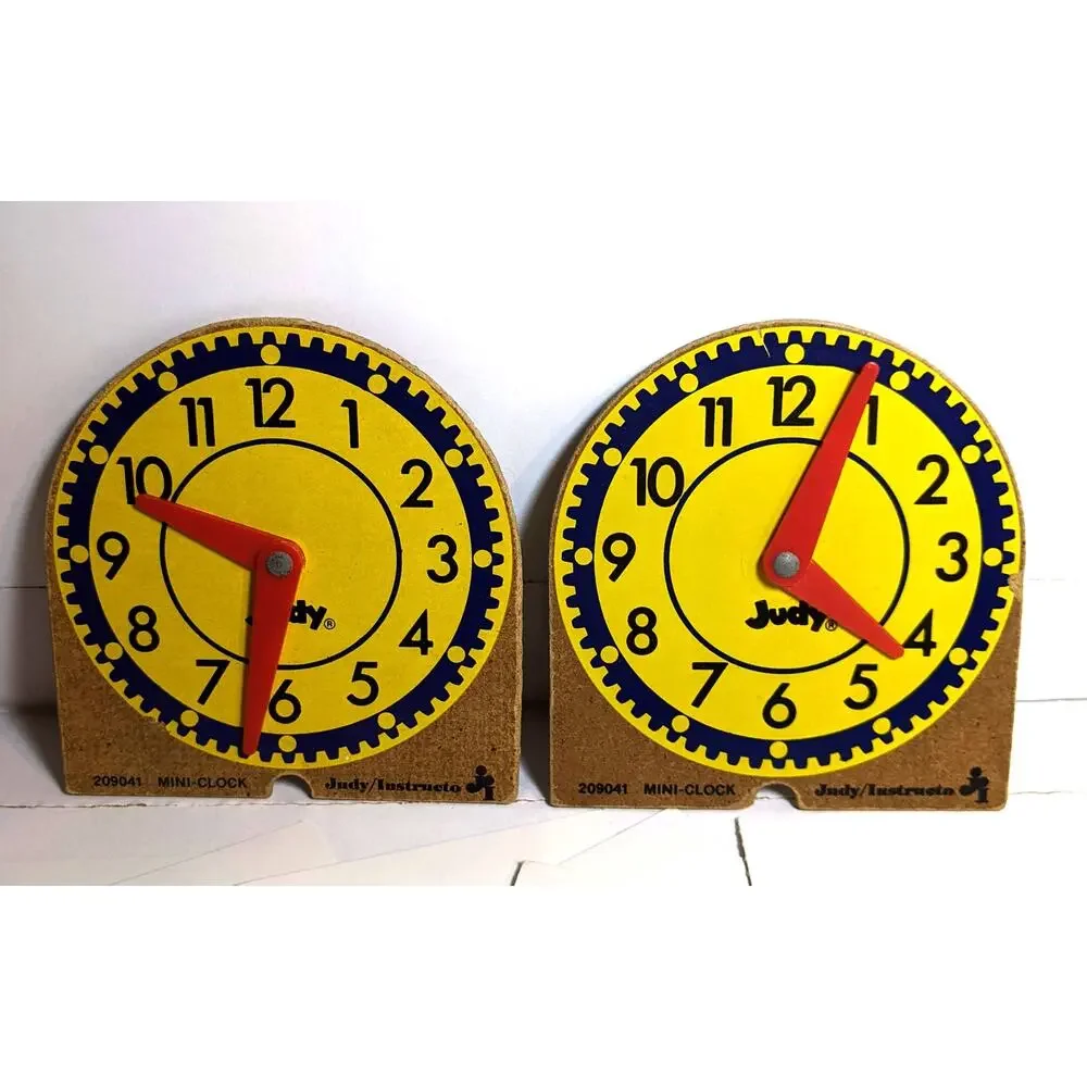 Telling Time with the Judy Clock - Includes 2 Clocks and 12 Flash Cards PreOwned